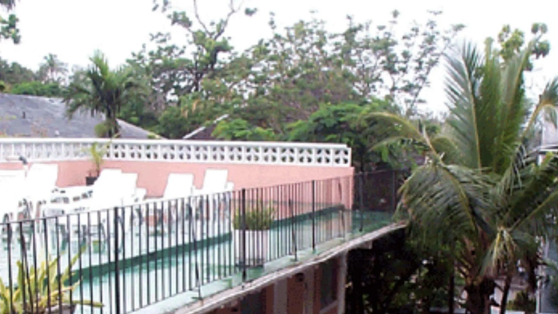 Towne Hotel Nassau 2*,
